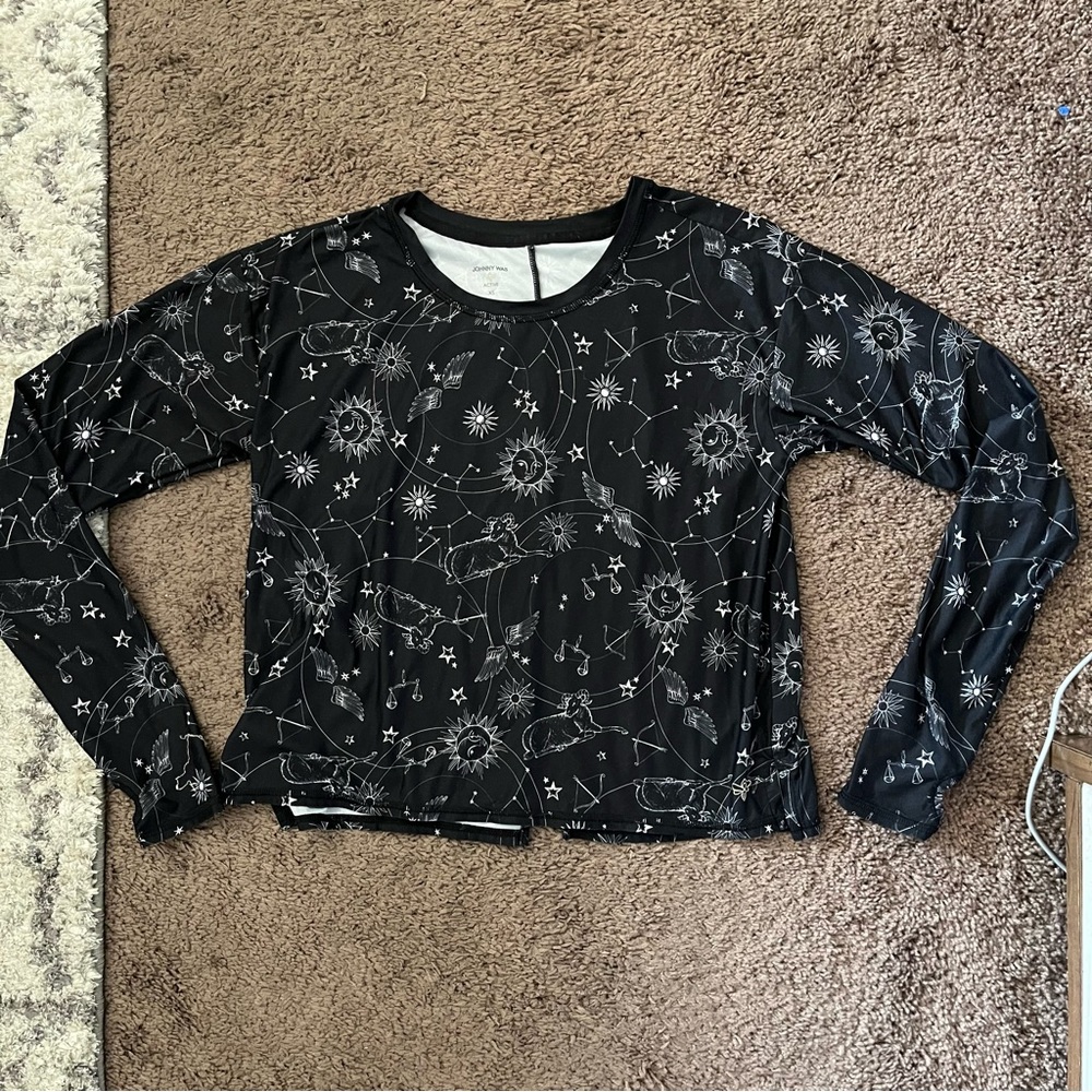Johnny Was Active Bee Top Long Sleeve Thumbholes Zodiac Celestial Bijou Boxy XS